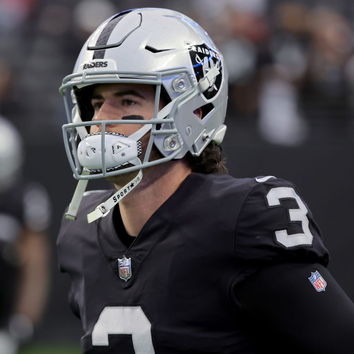 Stidham helps Raiders nearly shock Niners in his 1st start