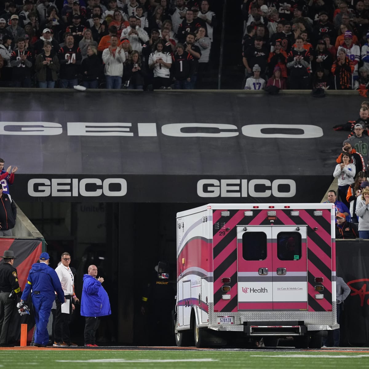 Fans react to NFL canceling suspended Bills-Bengals game