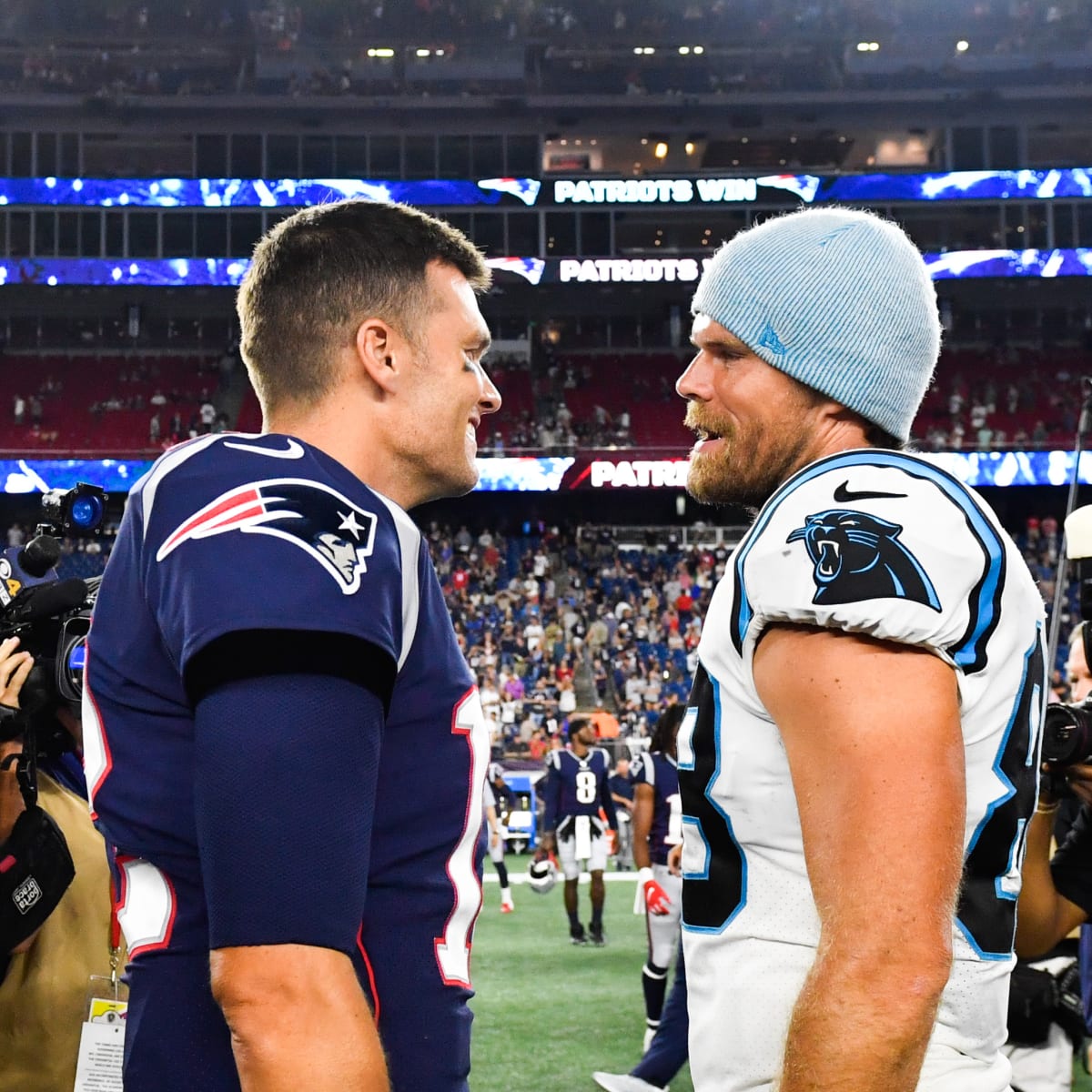 Photographer captures rare photo of Tom Brady with brother Greg at  Foxborough