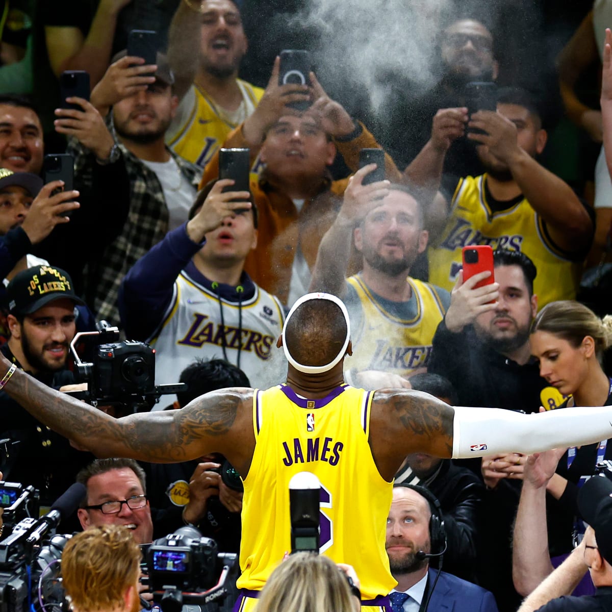 LeBron James Expected to Return to Los Angeles Lakers in 2023-24