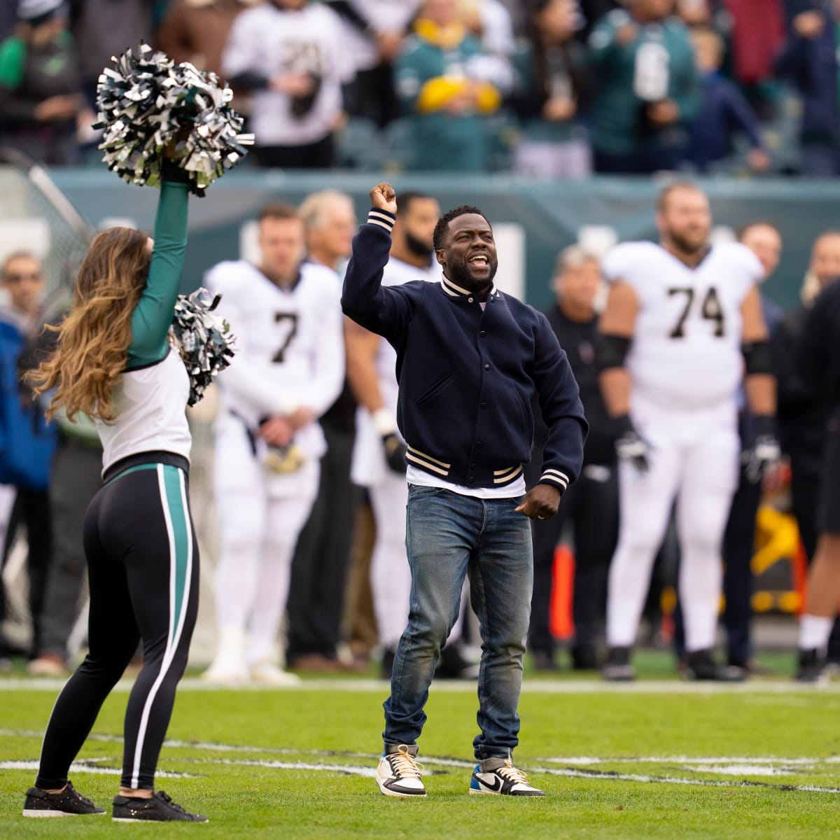 Philadelphia Eagles Superfan Kevin Hart Gets A Surprise Visit From His  Favorite Team Mascot, Shoutout Dwayne The Rock Johnson for sending this  custom Eagles jersey in Kevin's size 