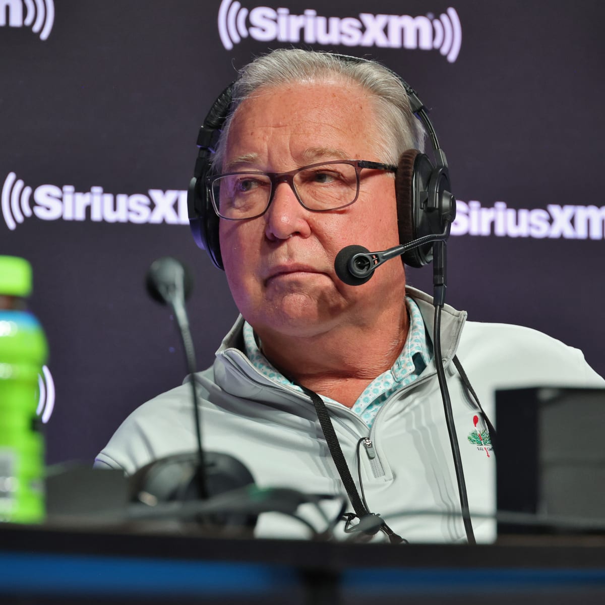 Quarterback Ron Jaworski of the Philadelphia Eagles looks on from the  News Photo - Getty Images