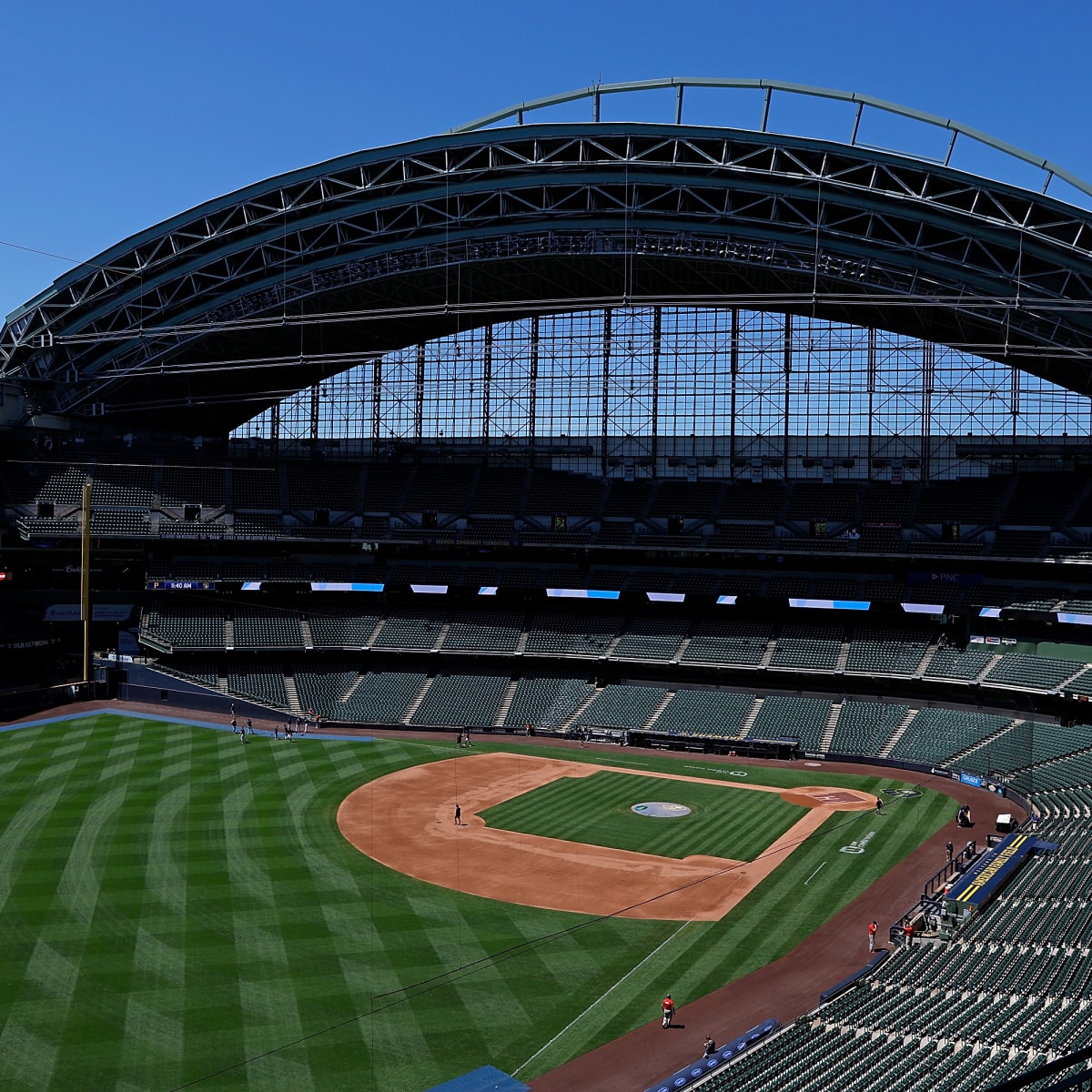 Milwaukee Brewers fan wearing Ryan 'Fraud' jersey asked to leave Miller  ballpark