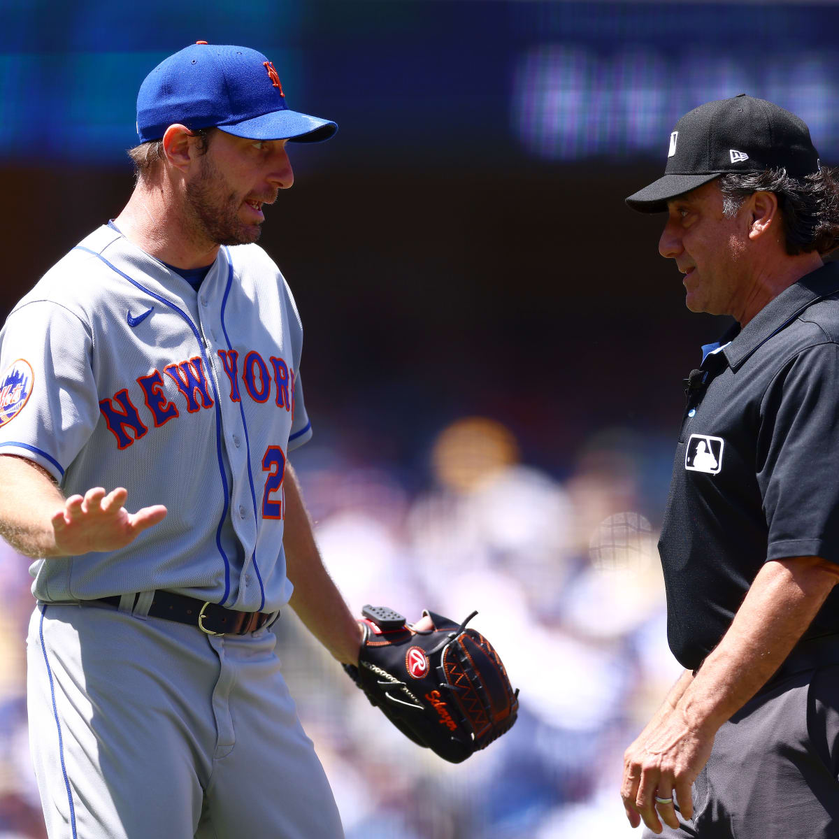 Max Scherzer of the New York Mets reacts after getting out of the News  Photo - Getty Images