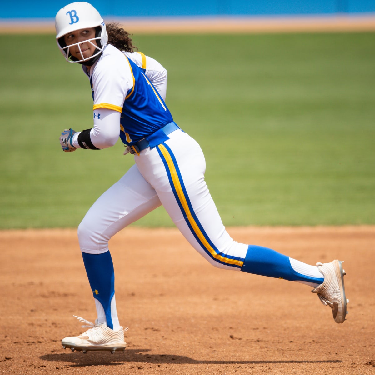 Tom Brady's niece, Maya, stars for UCLA with 2 HRs in WCWS