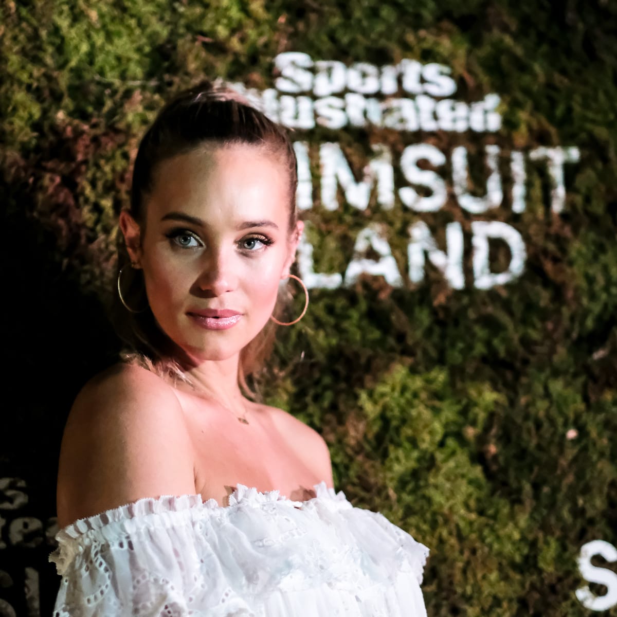 Look: Best Hannah Jeter Sports Illustrated Swimsuit Photos - The Spun:  What's Trending In The Sports World Today