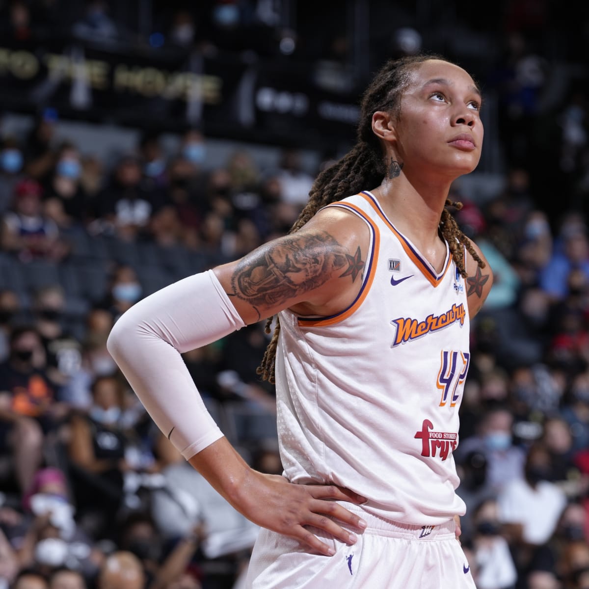 Brittney Griner gets rousing welcome in Phoenix home game after