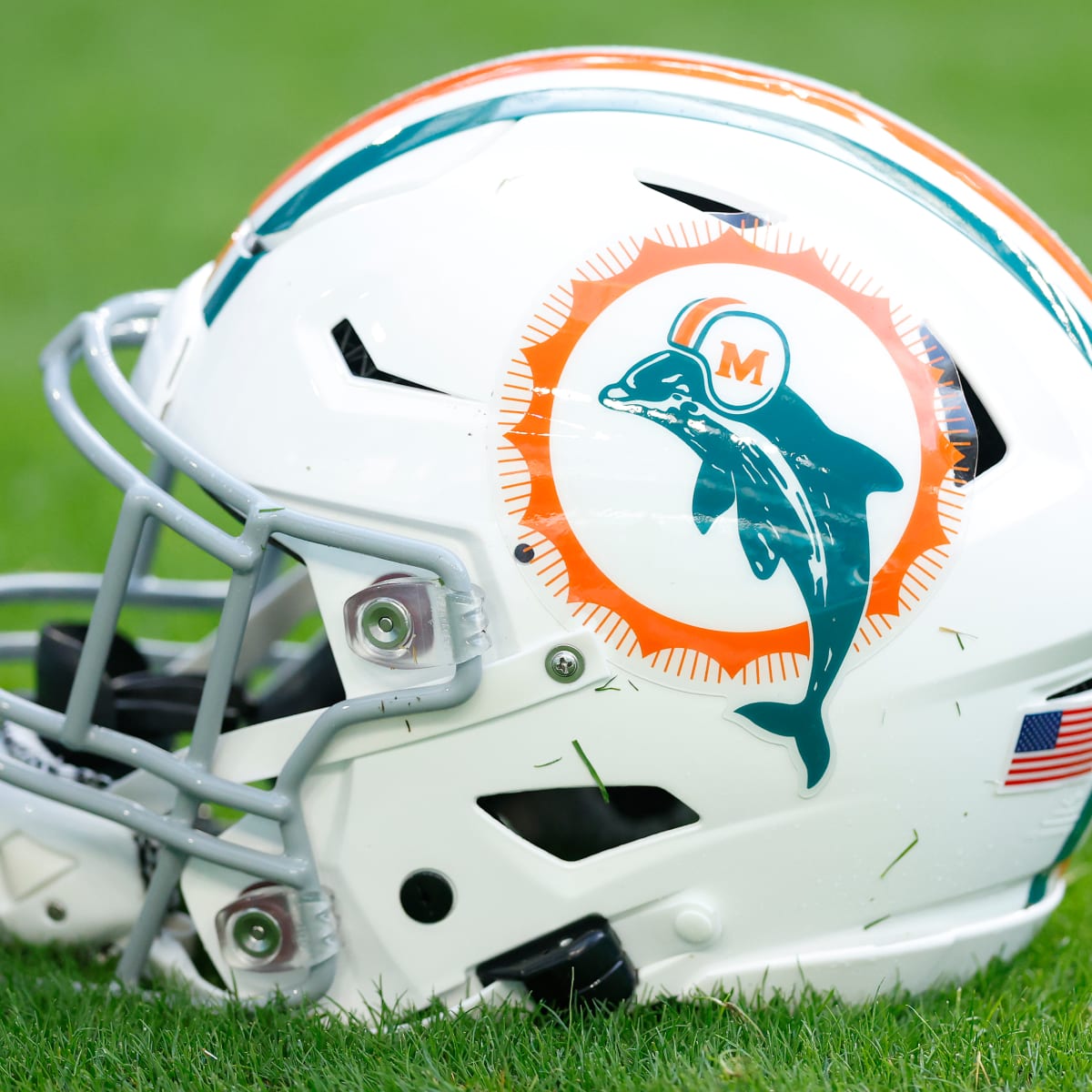 dolphins helmets 2022