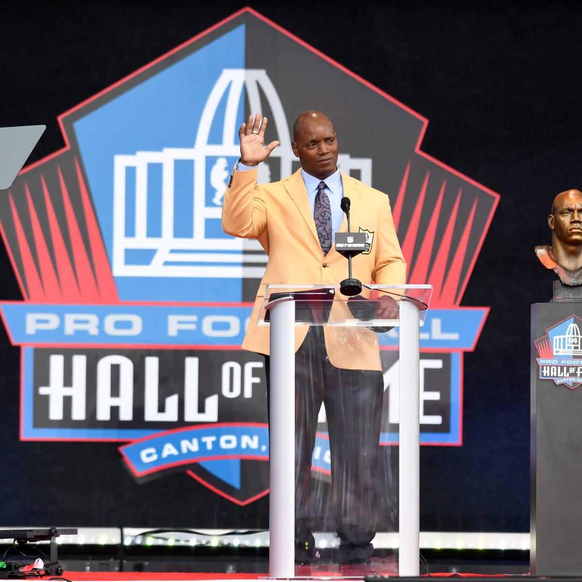 Soft-spoken lineman Bryant Young awaits Pro Football Hall of Fame moment