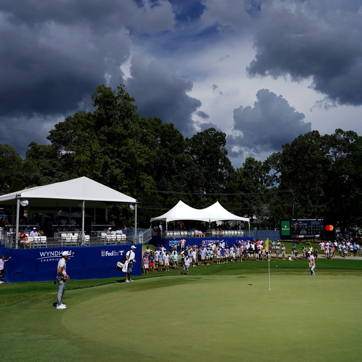 Weather delay brings halts to PGA Tour's Barbasol Championship