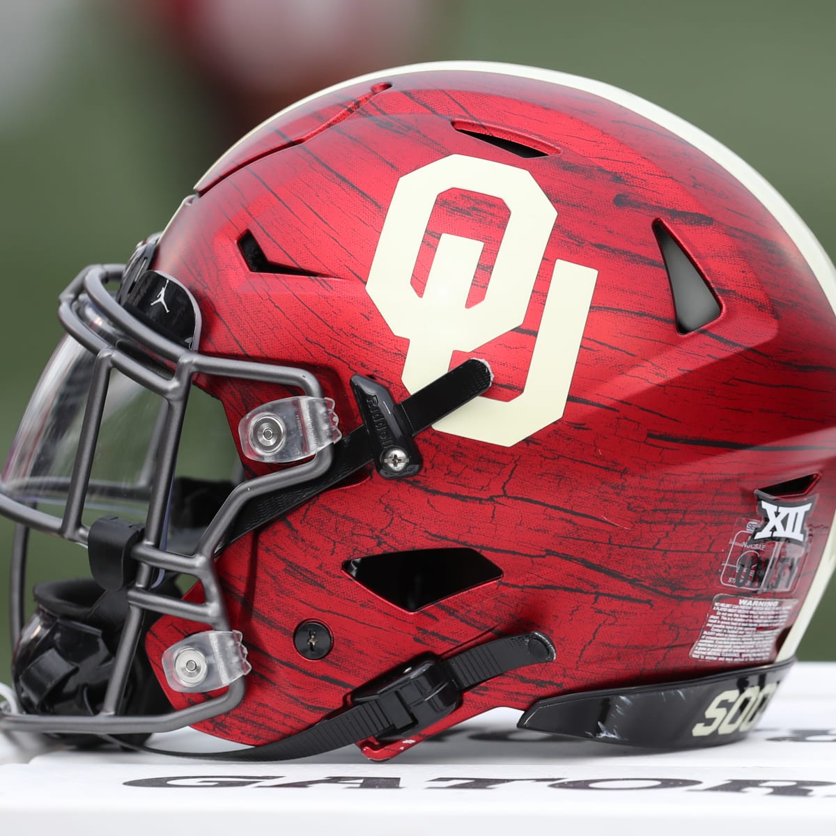 Oklahoma unveiled two new alternate uniforms (Video)