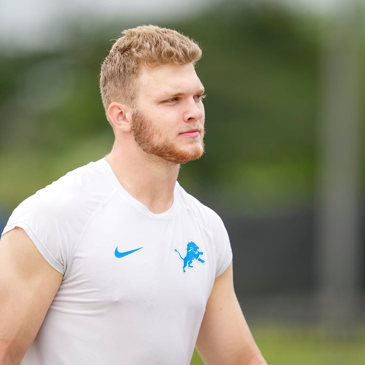 Lions' Aiden Hutchinson named Defensive Rookie of the Month