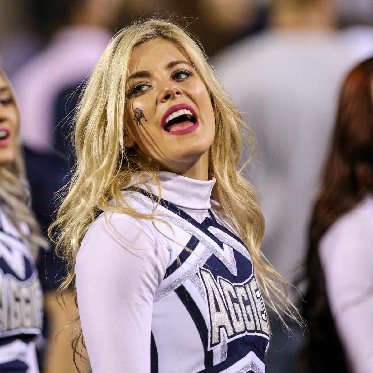 Raiders Cheerleader Went Viral During Preseason Debut