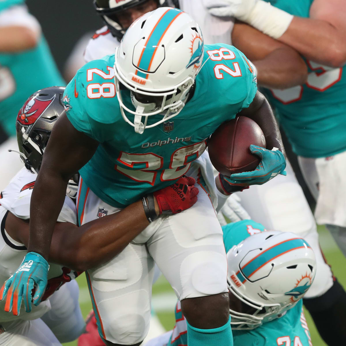 Miami Dolphins Running Back Sony Michel to wear #34 for 2022 NFL Season -  The Phinsider