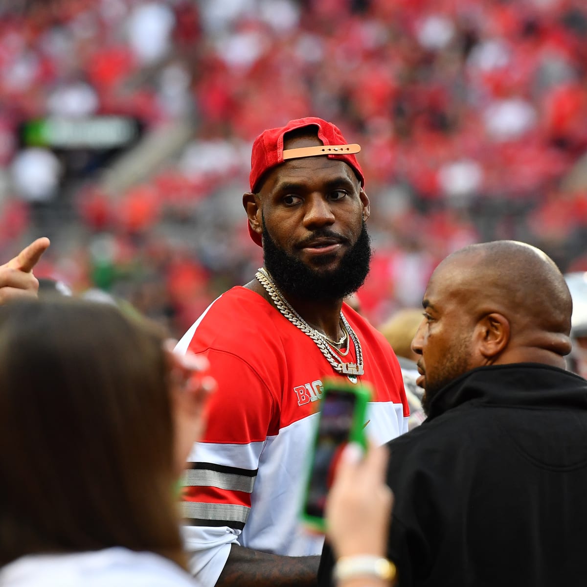 LeBron James gives shoutout to Ohio State's J.T. Tuimoloau during his  dominant performance against Penn State 