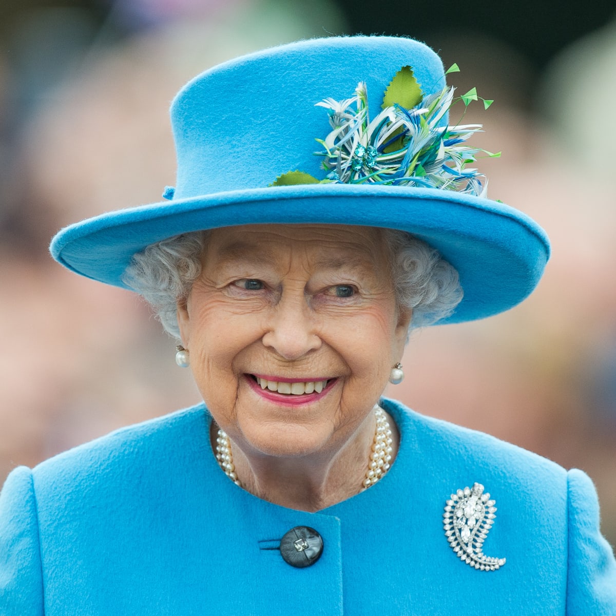 NFL to honor Queen Elizabeth II with moment of silence during Bills-Rams  season-opening kickoff game 