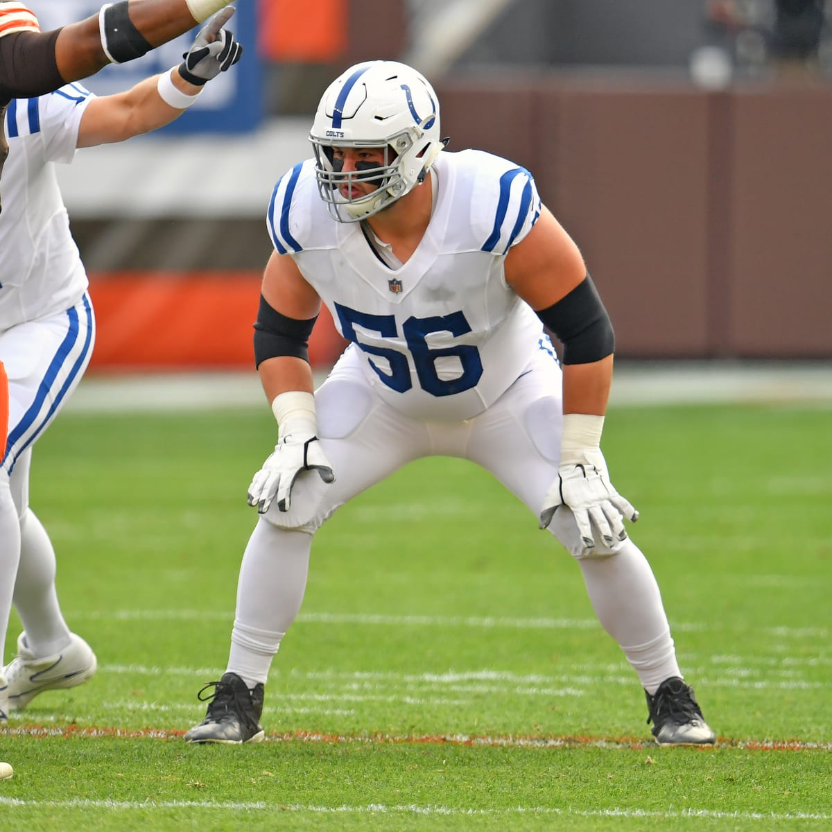 NFL slaps $35,000 fine on Colts' Brackett for hit 