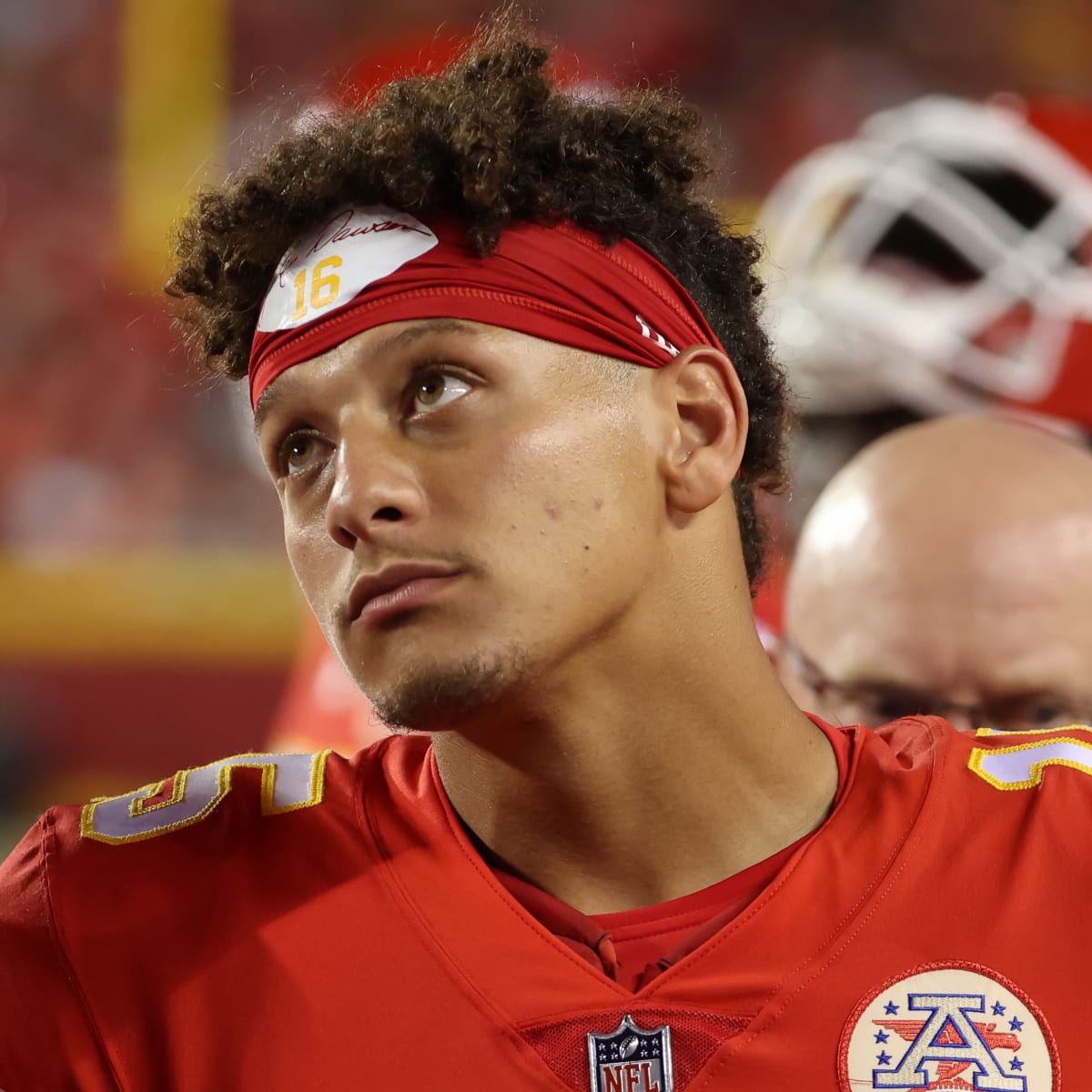 Patrick Mahomes' touching post-game embrace with his father, Pat
