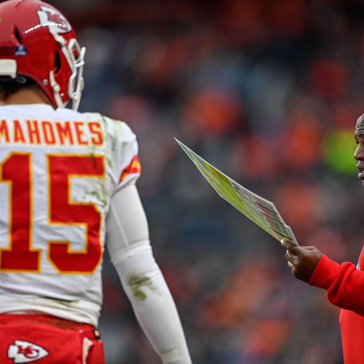 HALFTIME: Chiefs lead Colts, 14-10