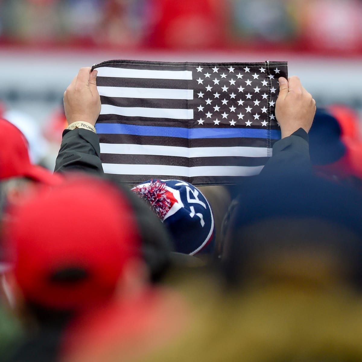 Thin Blue Line flag returns and flies before Saugus High football