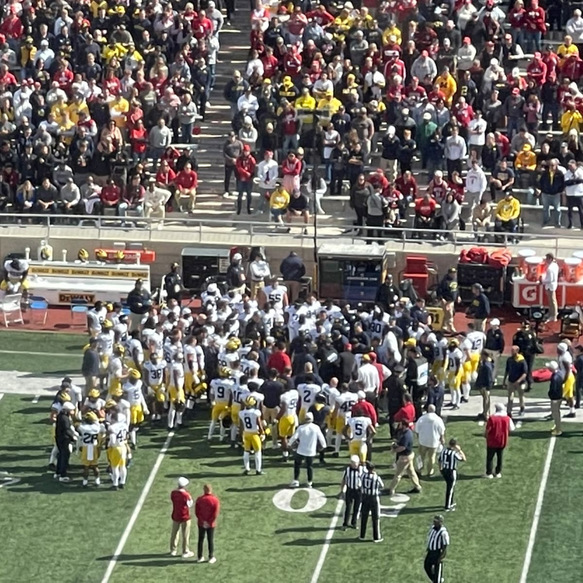 Michigan Assistant Coach Mike Hart Collapses On Sideline, Carted Off - The  Spun: What's Trending In The Sports World Today