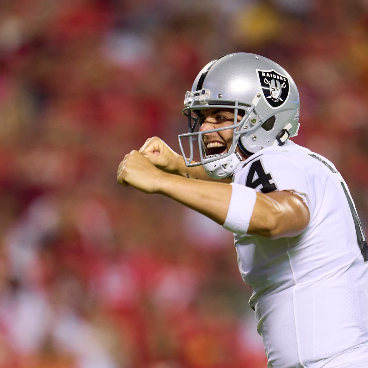 Raiders quarterback Derek Carr granted permission to speak with the Saints