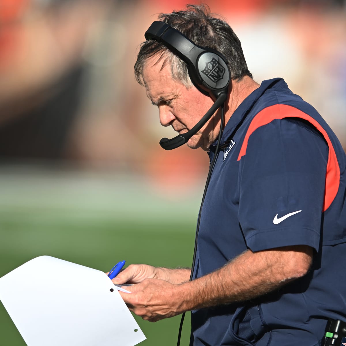 Bill Belichick's real reason for dressing like a schlub on the sidelines