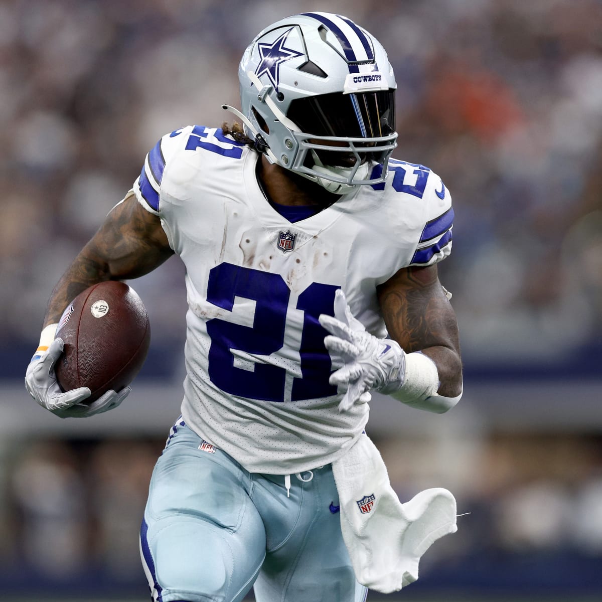 Cowboys are having issues in the red zone with Ezekiel Elliott