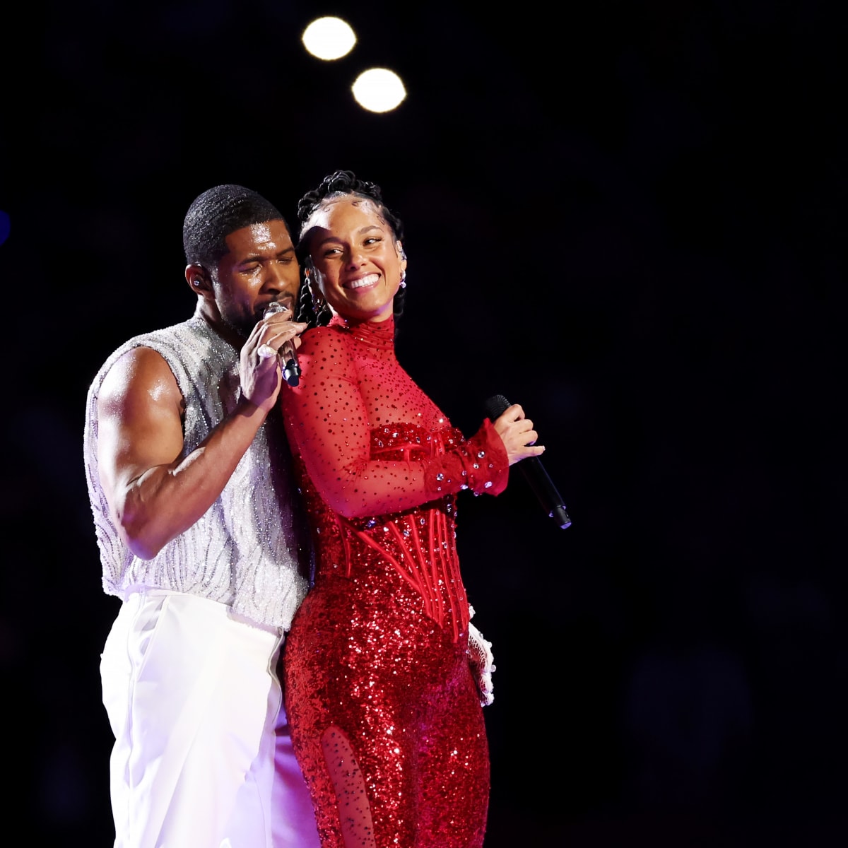 Usher Addresses His Behavior With Alicia Keys During Halftime Show - The  Spun