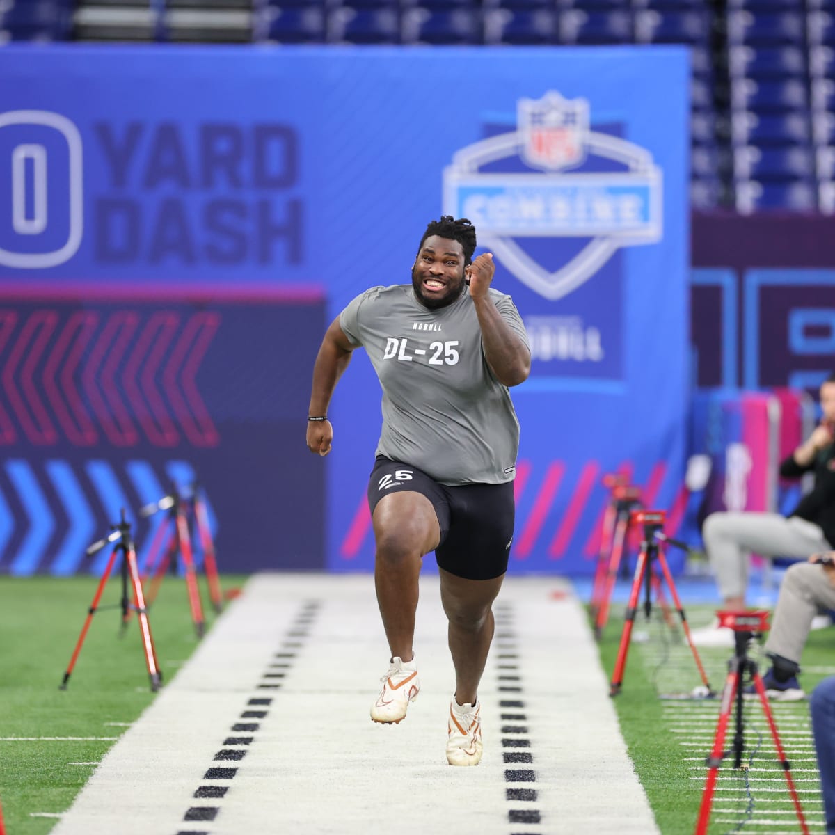 NFL Fans Wowed By 366-Pound Lineman's 40-Yard Dash Time - The Spun: What's Trending In The Sports World Today