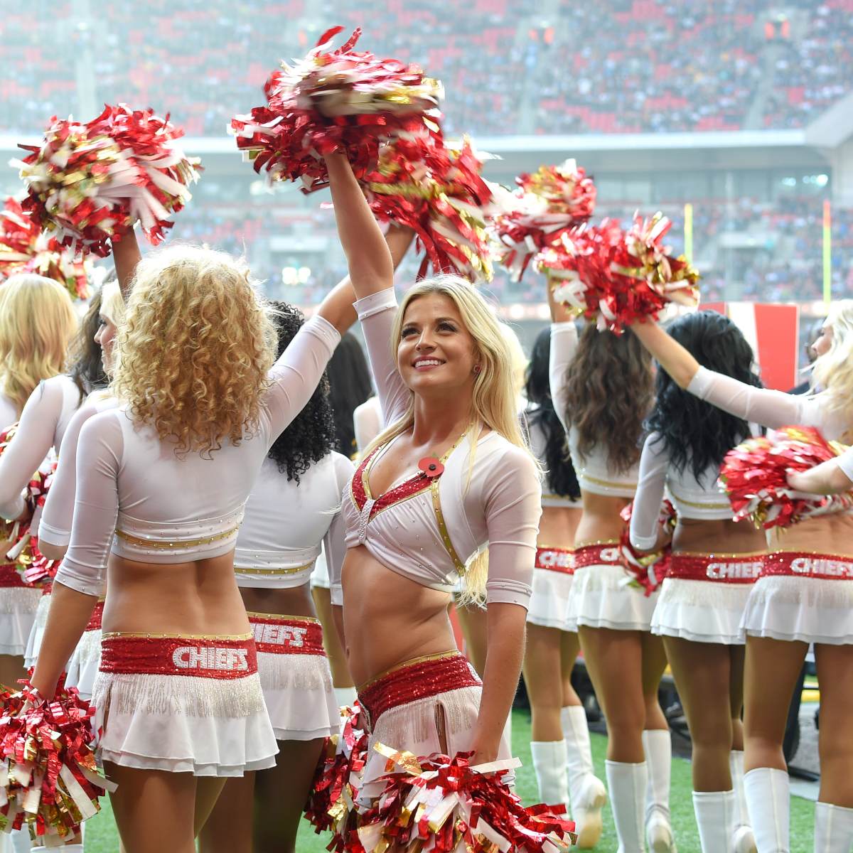 NFL Fans Saddened By Death Of Former Cheerleader At 40 - The Spun: What's Trending In The Sports World Today