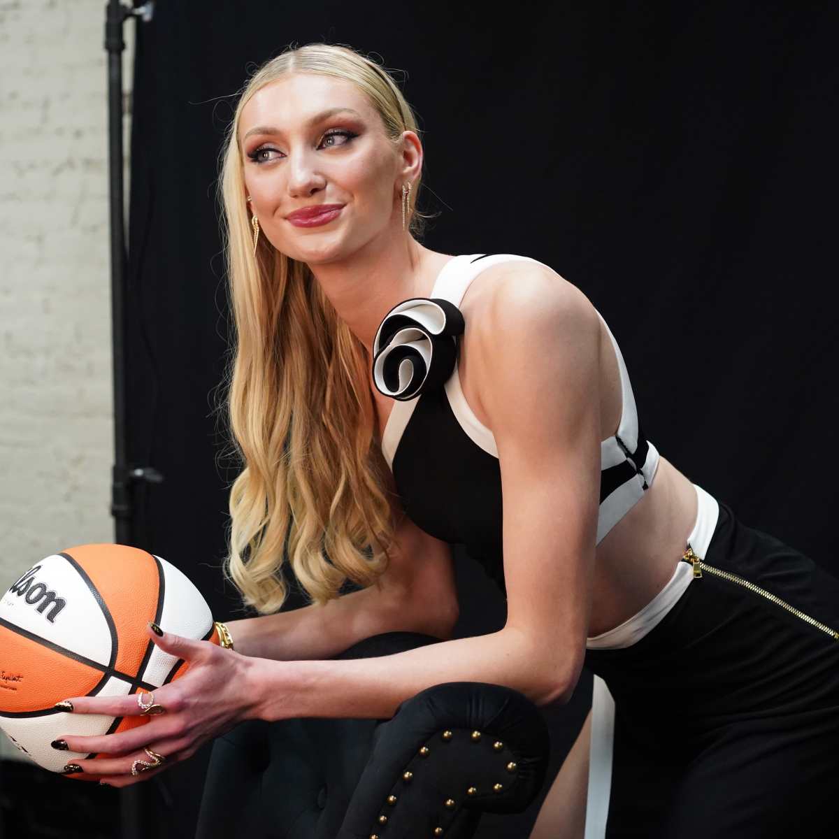 Cameron Brink Sends Message After Turning Heads With WNBA Draft Outfit -  The Spun