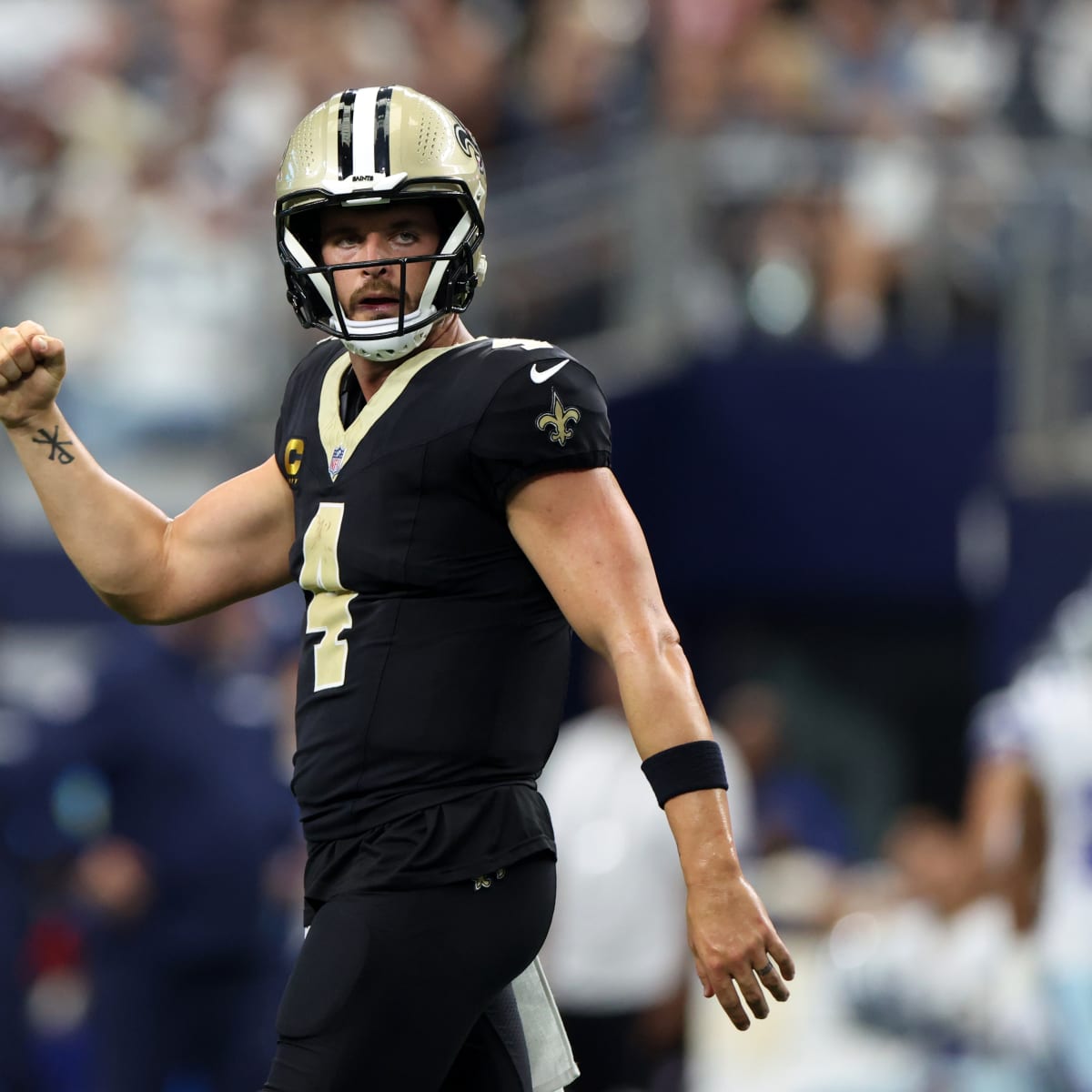 💥 SHOCKING RUMOR: Saints Considering MASSIVE QB Trade — Is Derek Carr’s Job Already on the Line?