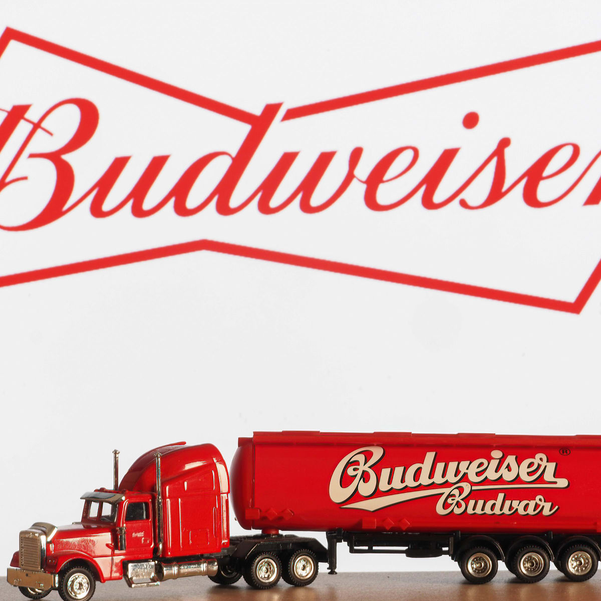 Starting with the NFL Draft, Anheuser-Busch's New Multi-Year Deal with the  NFL Brings Fans Closer to the Game They Love