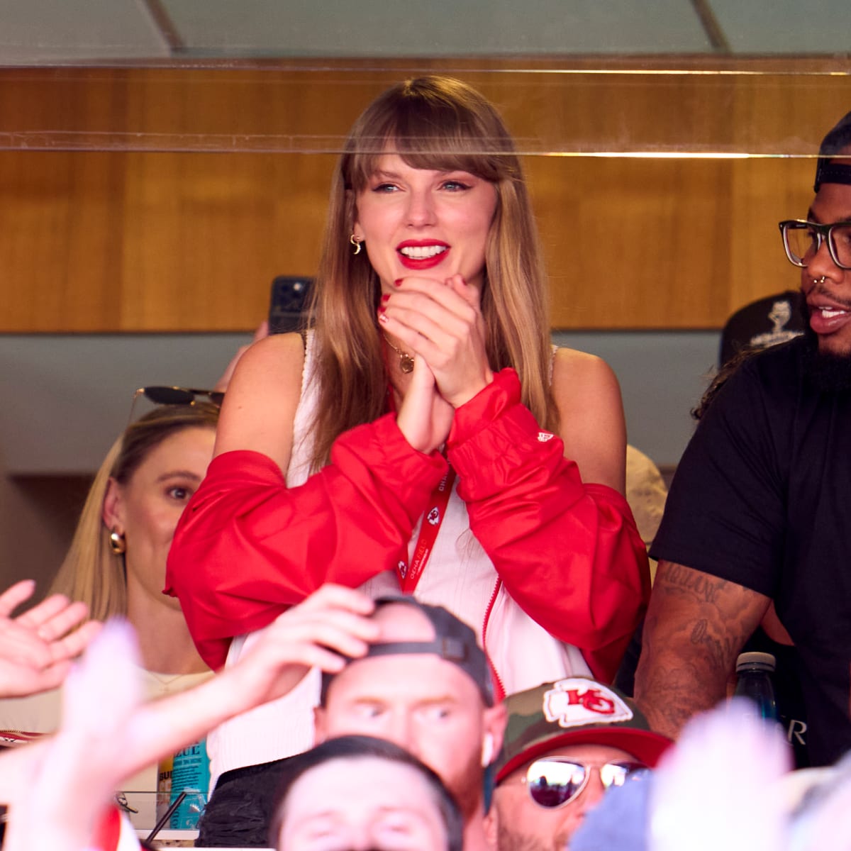Photo Of Travis Kelce Driving Away With Taylor Swift Is Going Viral - The  Spun: What's Trending In The Sports World Today