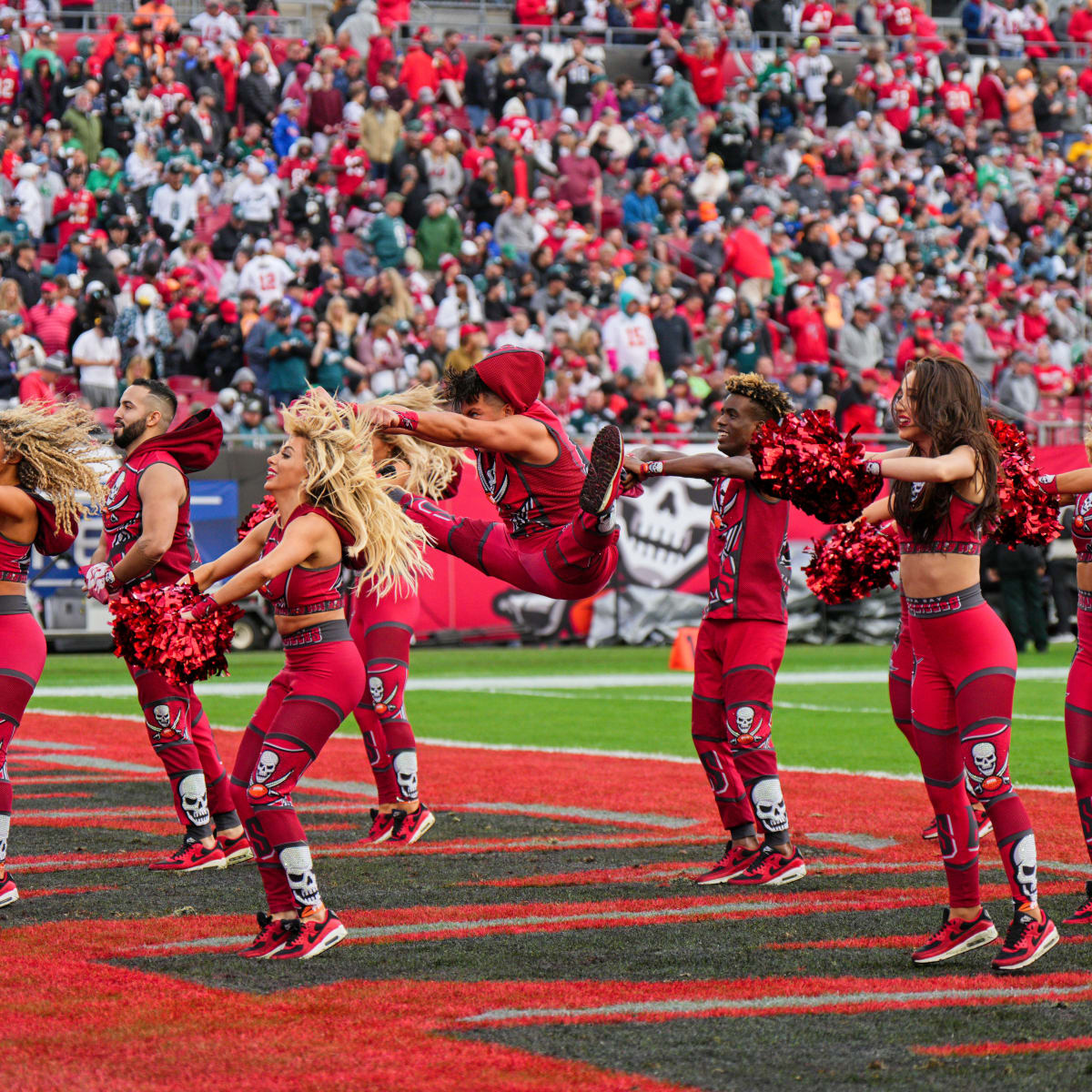 Bucs Cheerleaders, Jr. Cheer