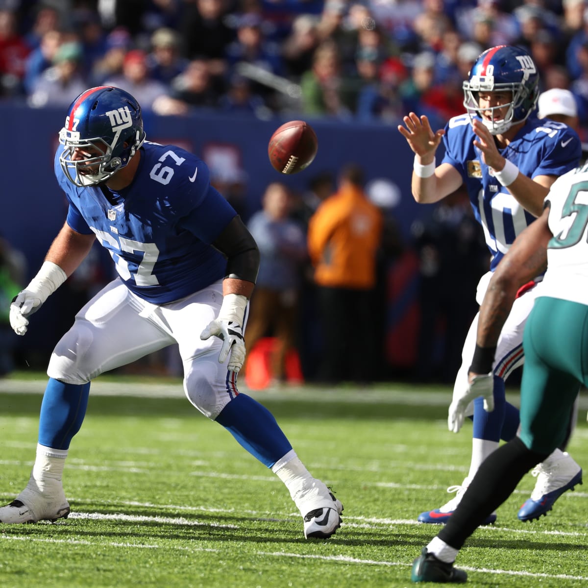 Giants signing OL Justin Pugh to practice squad