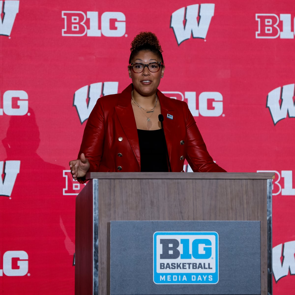 Wisconsin Women's Basketball Coach: A Comprehensive Overview