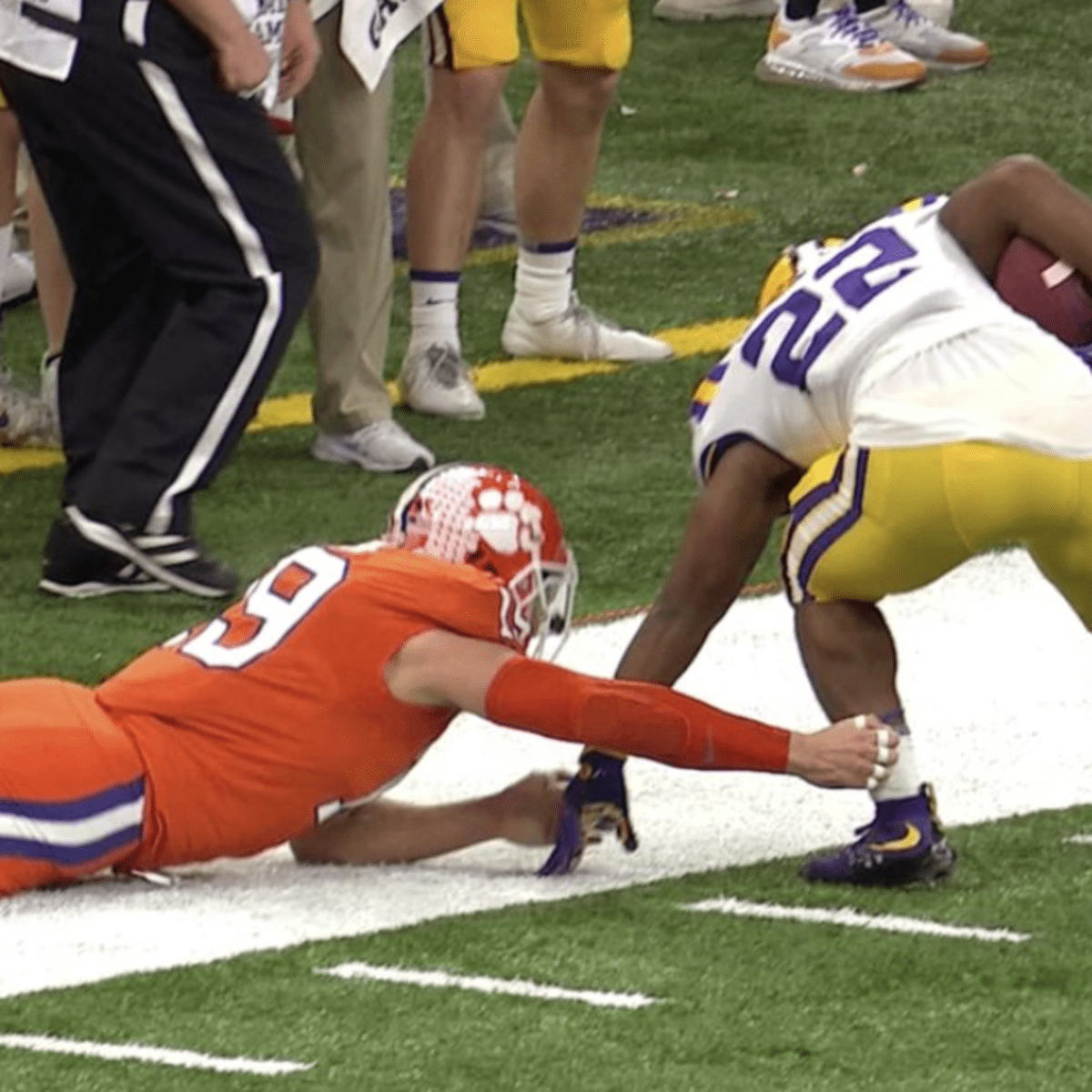 LSU RB Clyde Edwards-Helaire suffers injury; status for CFP Semifinal  unknown