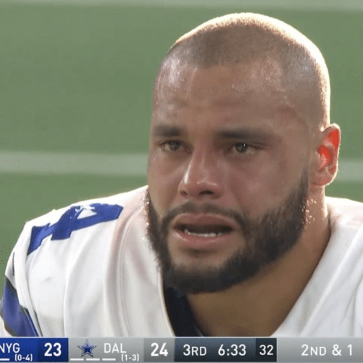 Cowboys QB Dak Prescott carted off field