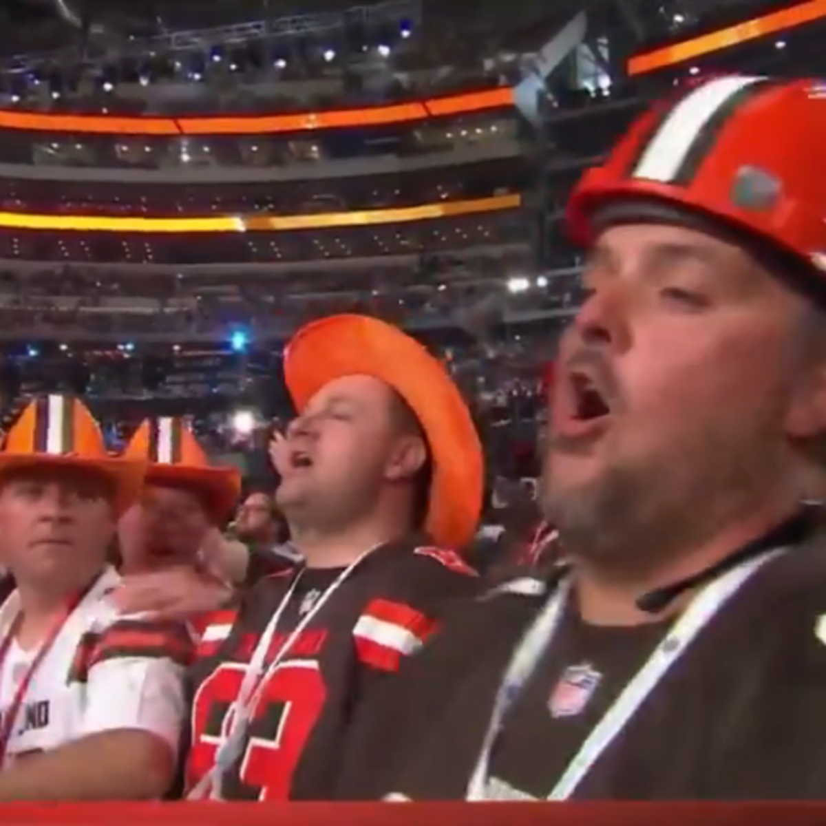 Baker Mayfield Gets Sassy With Panthers Fan Holding His Browns Jersey