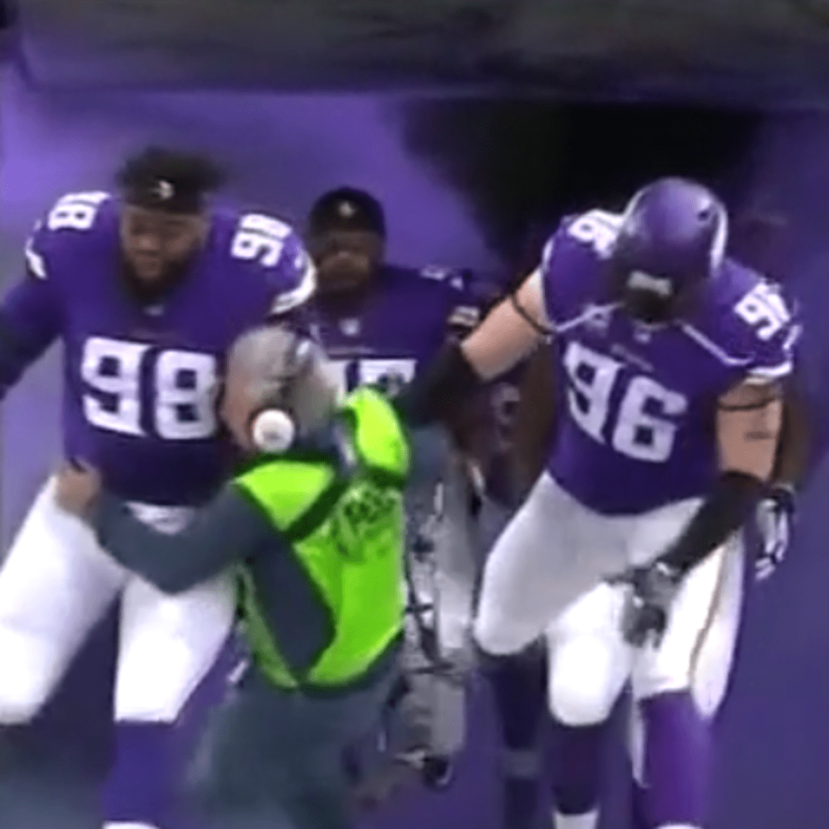 Linval Joseph Limps Through Locker Room and Ducks Media After Vikings  Practice