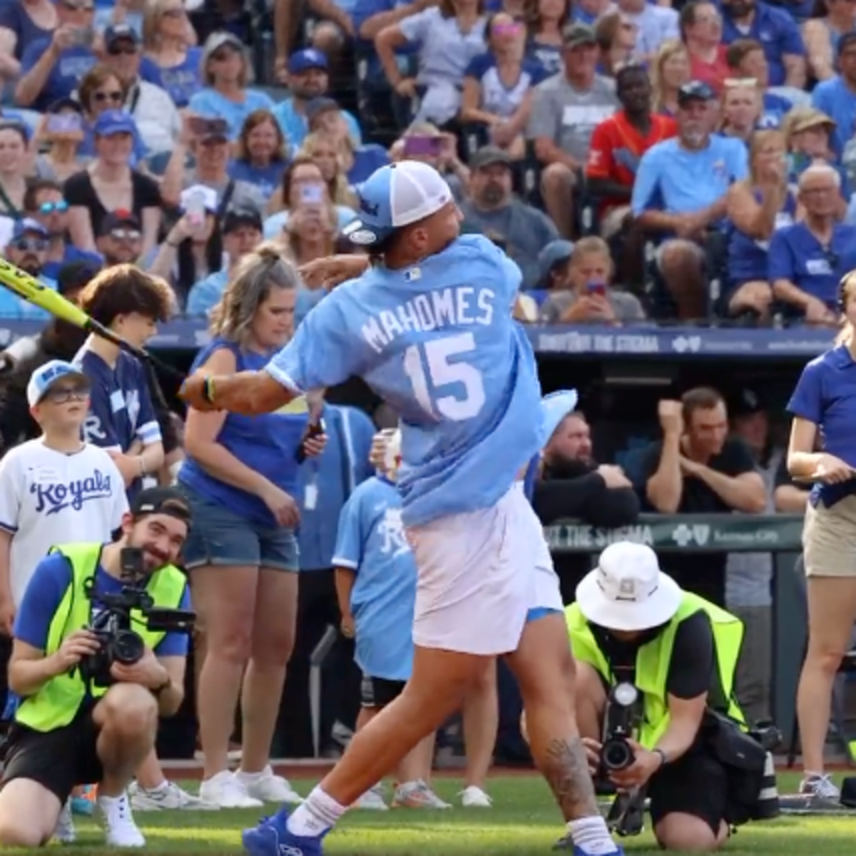 Chiefs' Patrick Mahomes hits long home run at Royals' celebrity softball  game