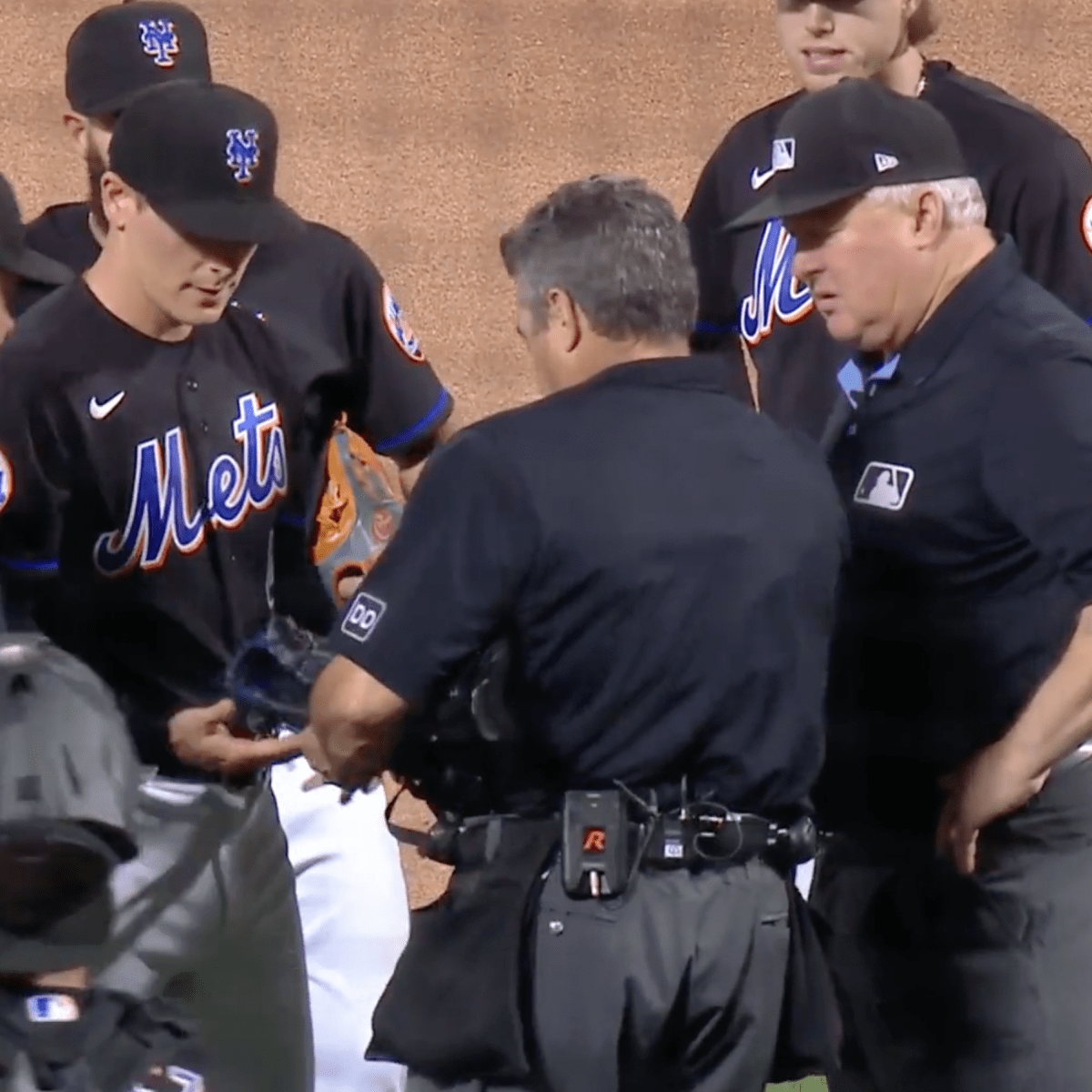 NY Mets pitcher ejected from Subway Series game vs Yankees for