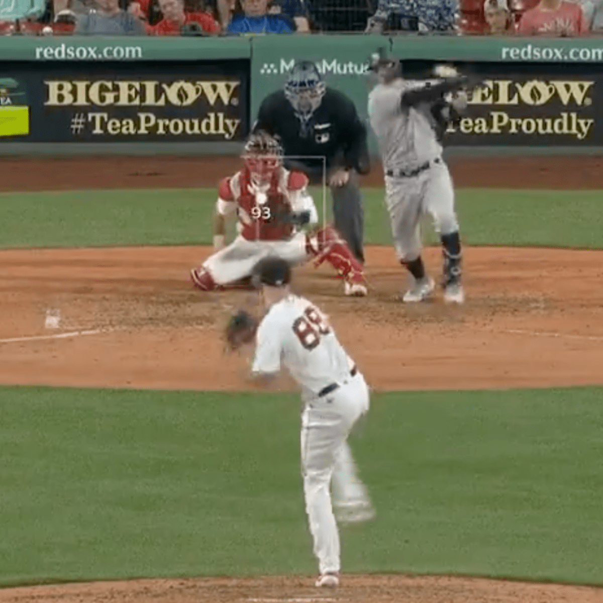 Red Sox's Tanner Houck takes line drive to the face, exits early