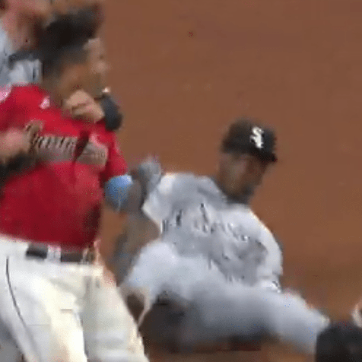 Chicago White Sox' Tim Anderson Gets Knocked Out By Right Hook