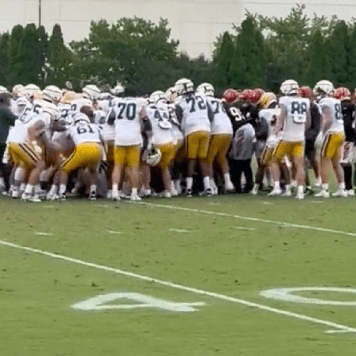 Melee breaks out during Bengals-Packers joint practice, player tossed