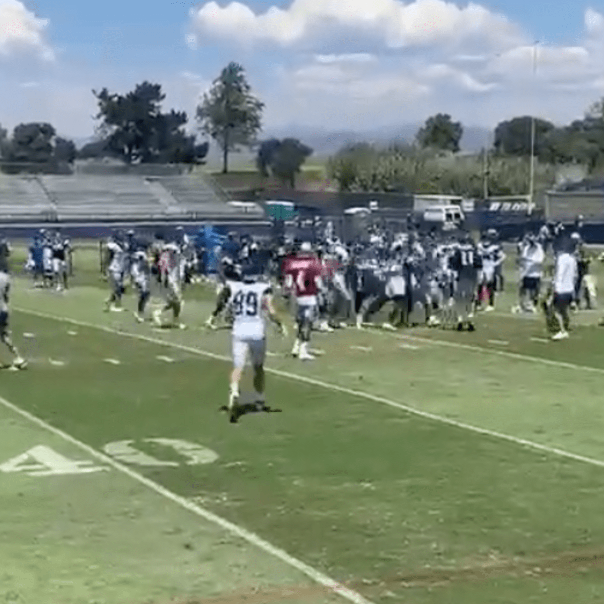 Cowboys' Micah Parsons appears to throw punch during melee at