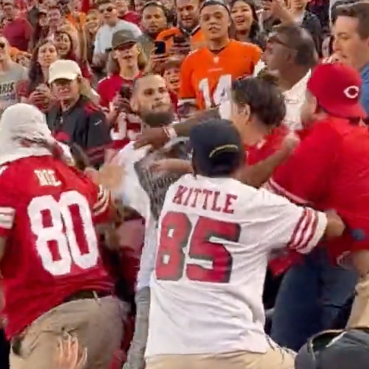 Violent fight breaks out in 49ers stands