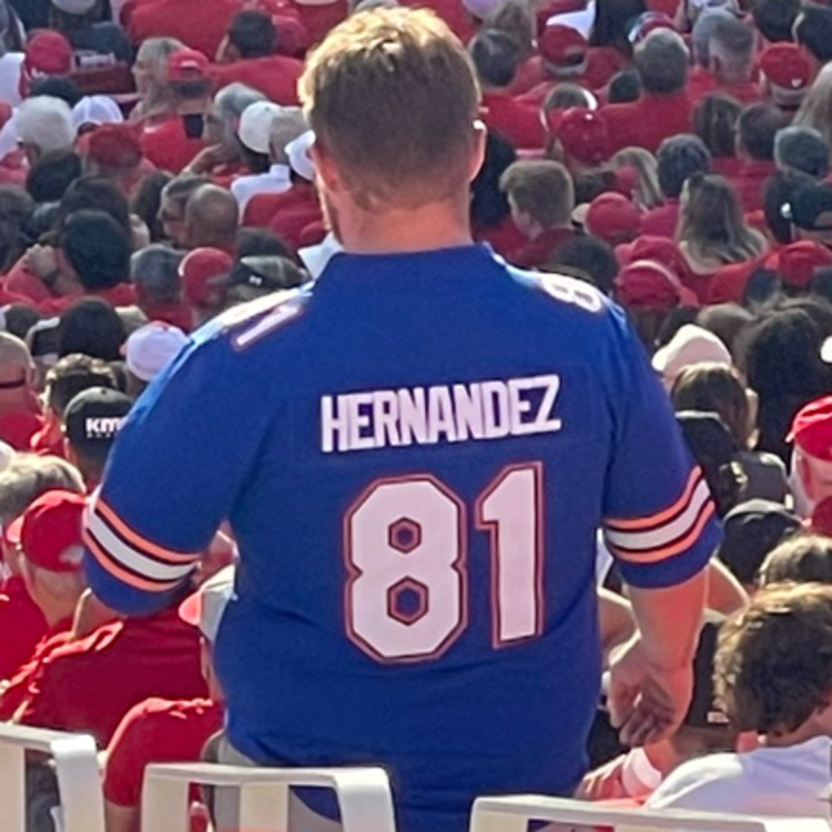 Florida Fan Wore Aaron Hernandez Jersey For Game vs. Utah Last Night - The  Spun: What's Trending In The Sports World Today